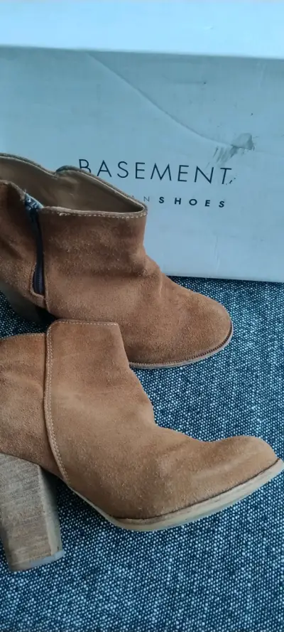 Botines de gamuza Basement color camel - miniatura 1