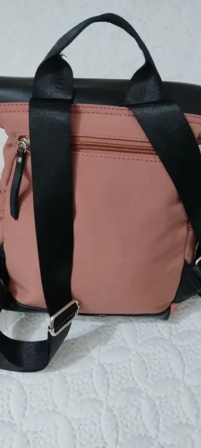 Mochila Amphora color rosa y negro - miniatura 2
