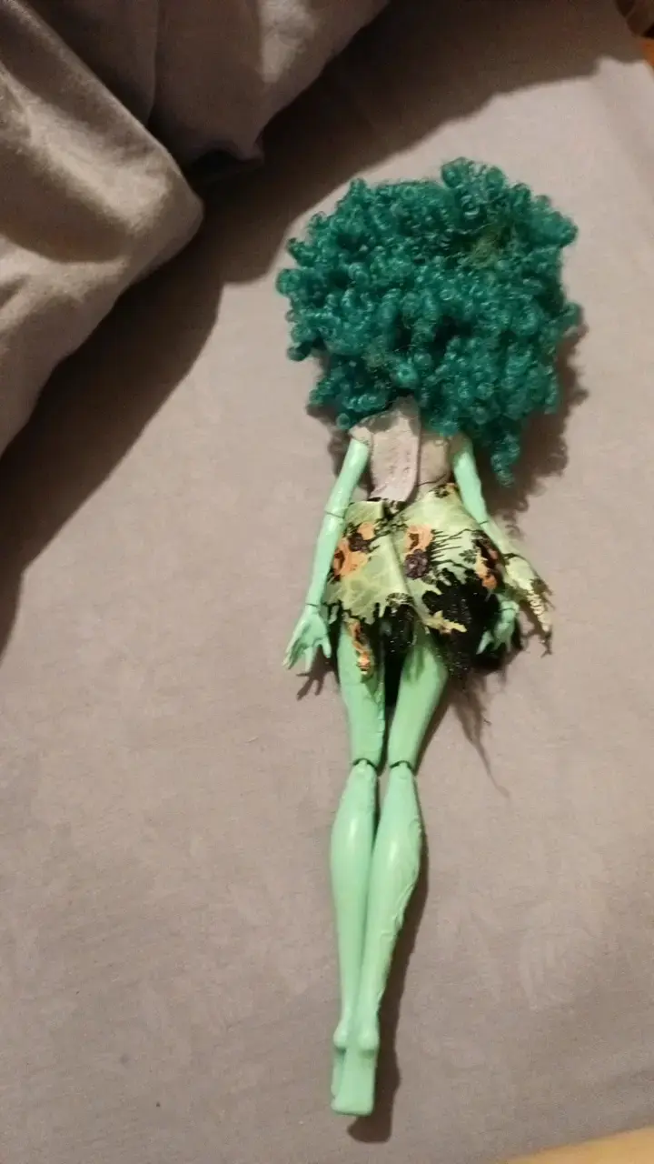 Muñeca Monster High verde con vestido - 2