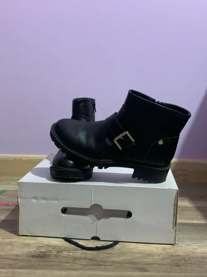 Botines con hebilla de mujer - 4