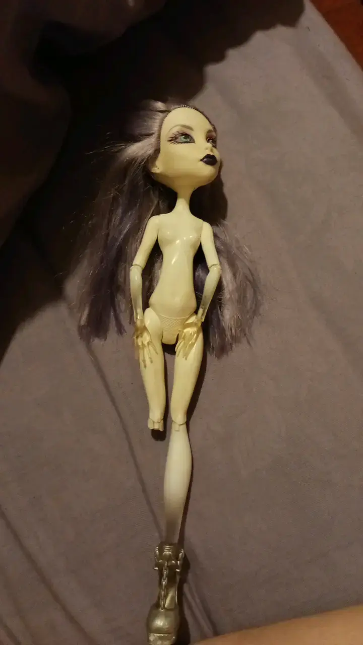 Muñeca articulada estilo Monster High - 1