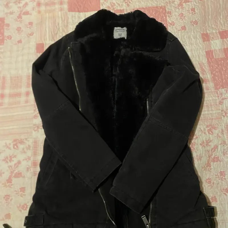 Chaqueta negra con forro de peluche Opposite talla M - 2