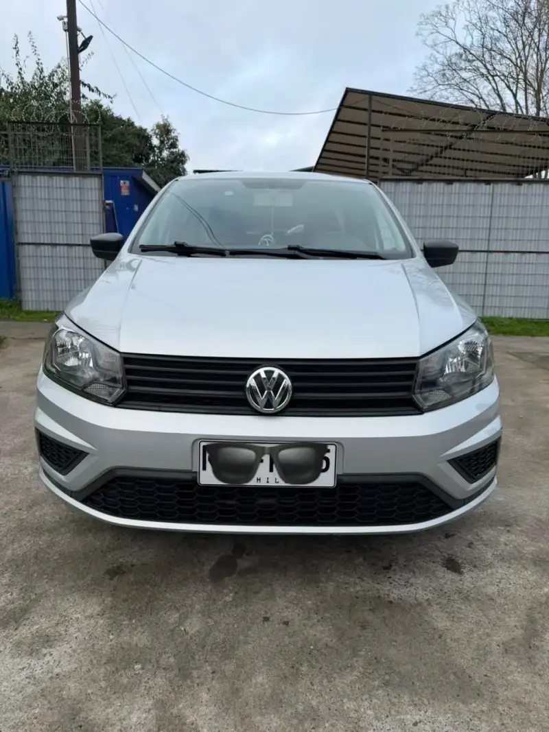 Auto Volkswagen Voyage - 1