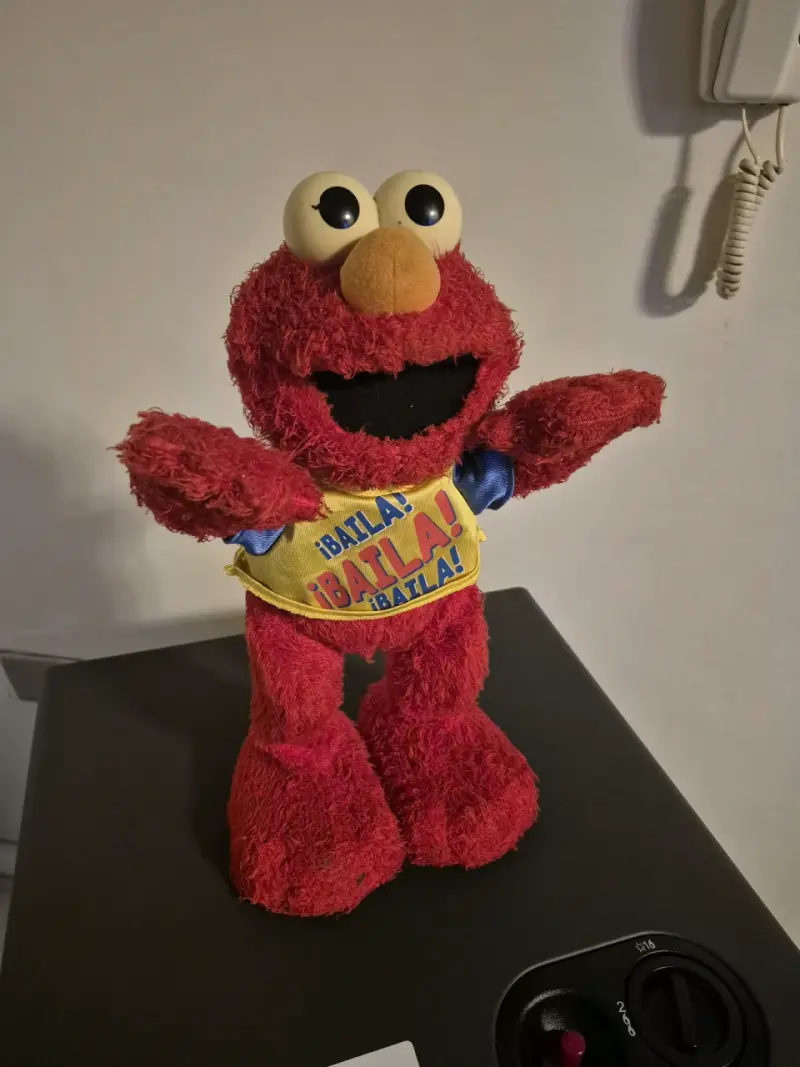 Muñeco Elmo original no funciona - 1
