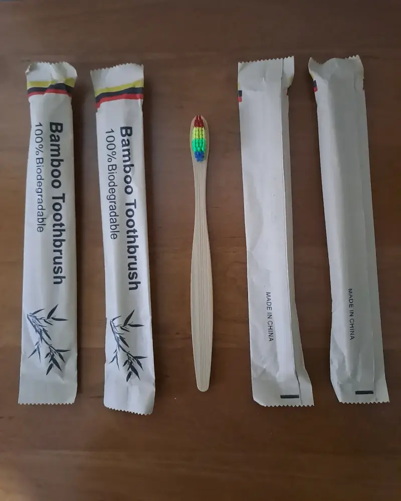 4 Cepillos de dientes de bambú biodegradable - 1