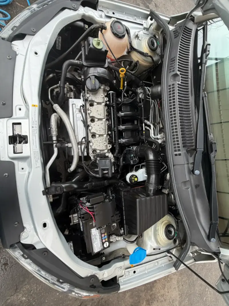 Auto Volkswagen Voyage - 4