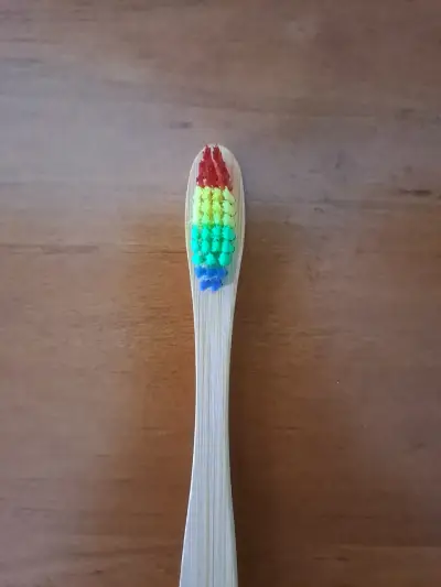 4 Cepillos de dientes de bambú biodegradable - miniatura 3