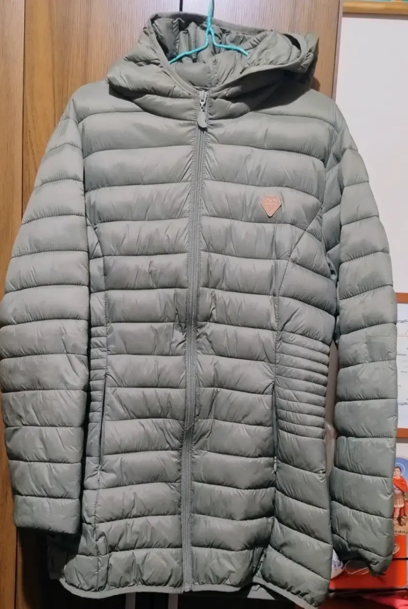 Chaqueta acolchada con capucha color gris - 1