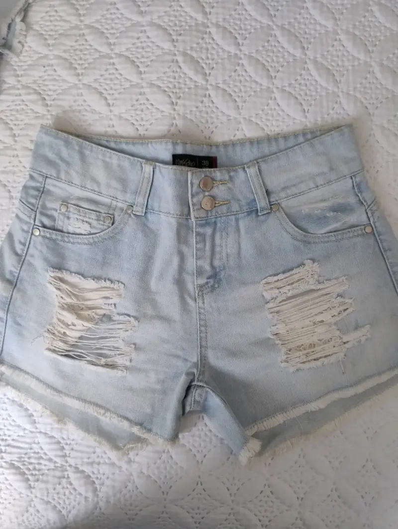 Shorts de mezclilla desgastados para mujer - 2