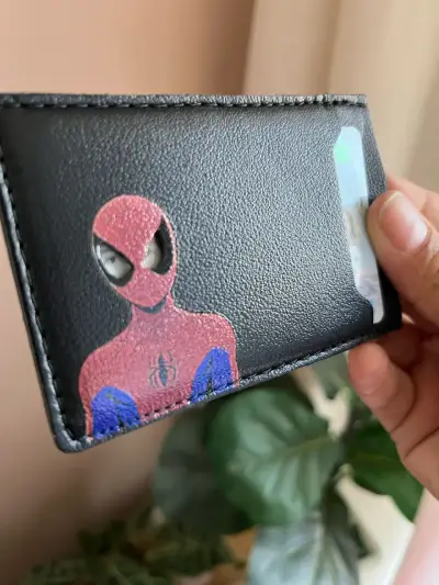Tarjetero con diseño de Spiderman - miniatura 2