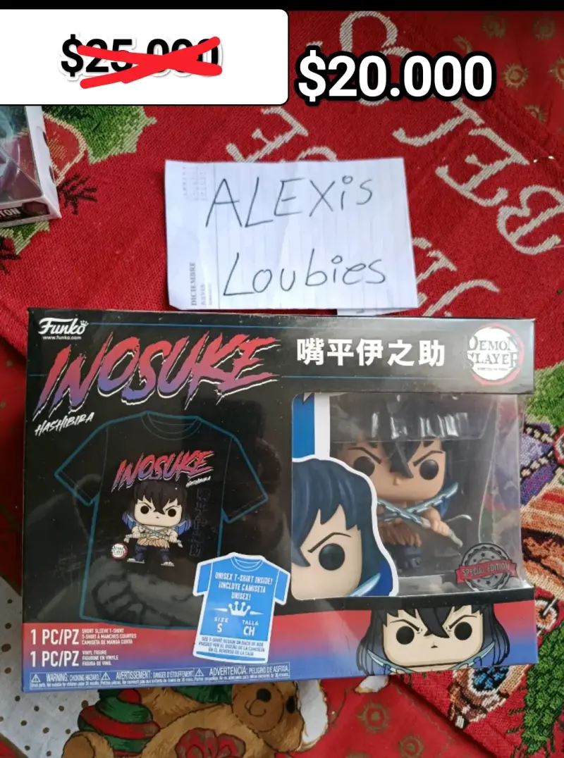Funko Pop Inosuke Hashibira con camiseta Demon Slayer
