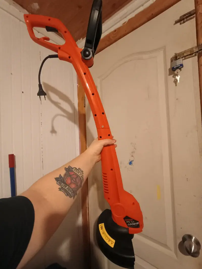 Bordeadora Eléctrica Black+Decker 350W Naranja - 3
