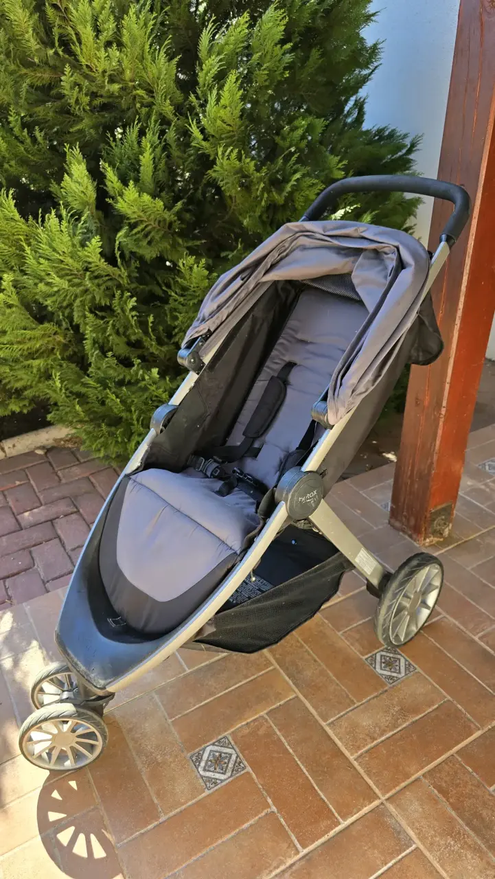 Coche de bebé plegable gris britax - 1