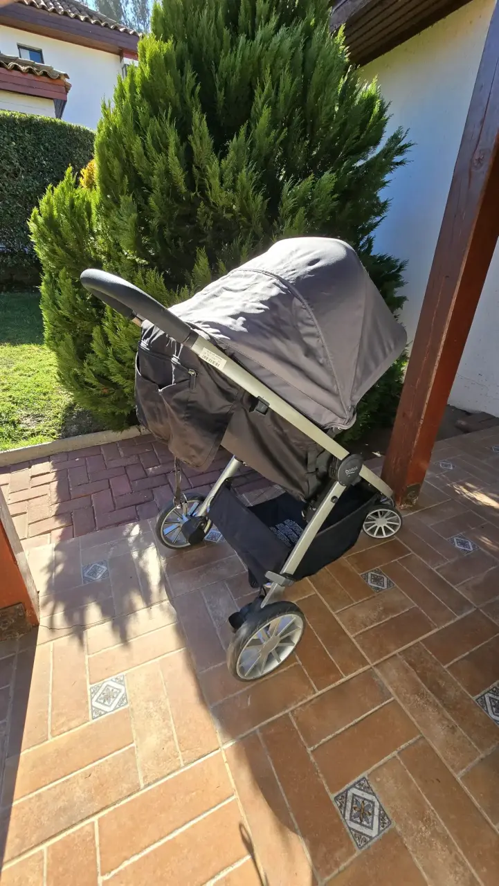 Coche de bebé plegable gris britax - 3