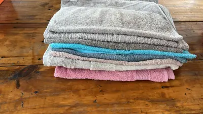 Set de toallas de colores variados - miniatura 1