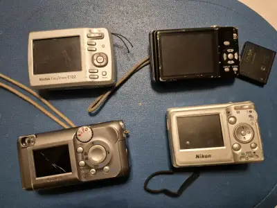 Lote Cámaras digitales para reparar o Repuestos - miniatura 2