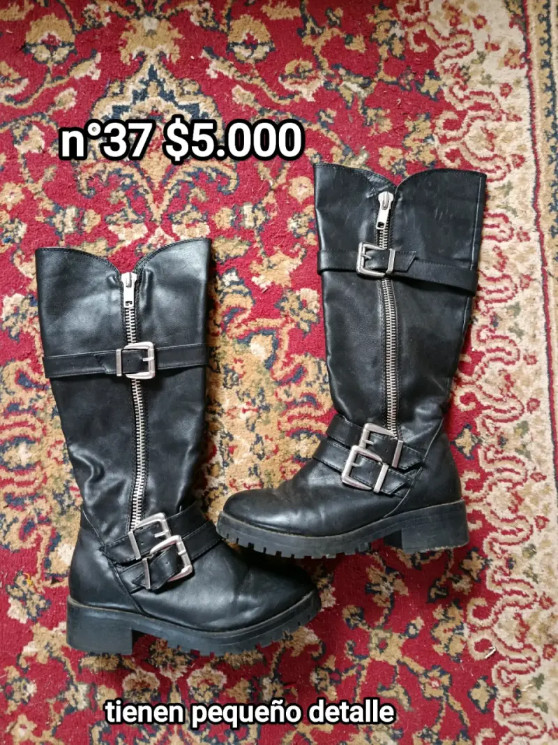 Botas negras de cuero con hebillas talla 37
