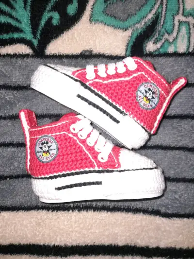 Zapatillas tejidas para bebé Converse rojas - miniatura 2