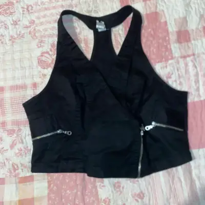 Top estilo chaqueta negro con cierres - miniatura 1