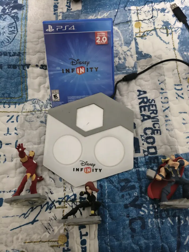Juego Disney Infinity 2.0 para PS4 con figuras - 1