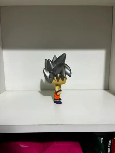 Funko Pop Goku Ultra Instinct #386 (Dragon Ball Super) - miniatura 2