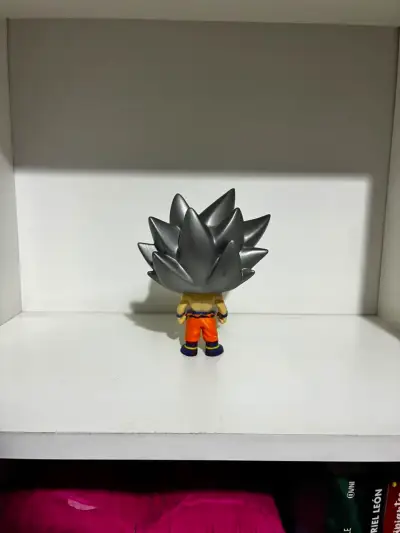 Funko Pop Goku Ultra Instinct #386 (Dragon Ball Super) - miniatura 3