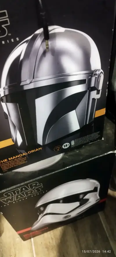 Casco Electrónico The Mandalorian Star Wars - miniatura 1