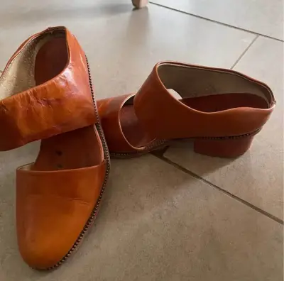 Zapatos de cuero marrón para mujer (Bestias) - miniatura 2