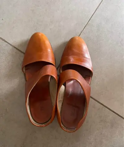 Zapatos de cuero marrón para mujer (Bestias) - miniatura 3