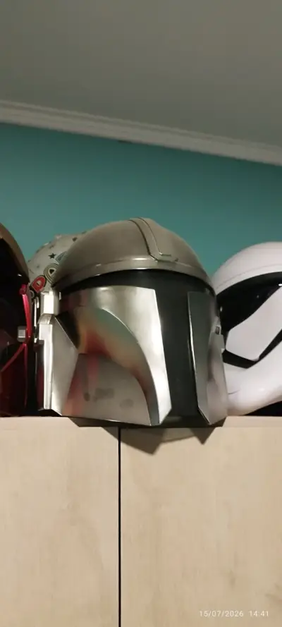 Casco Electrónico The Mandalorian Star Wars - miniatura 2
