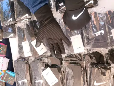 Guantes primera capa Nike negros para invierno - miniatura 2