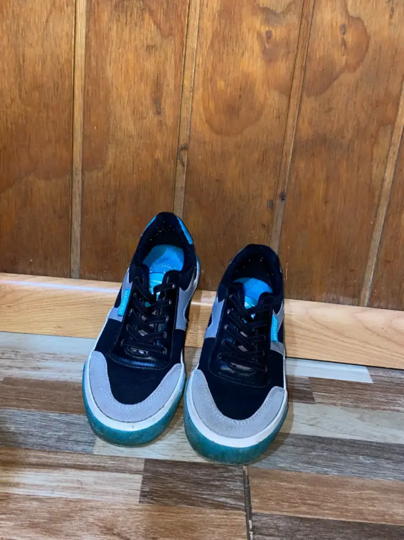 Zapatillas deportivas negras y azules para hombre - 1