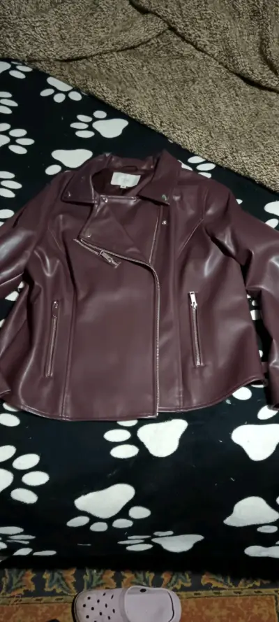 Chaqueta de cuero sintético burdeos para mujer - miniatura 2