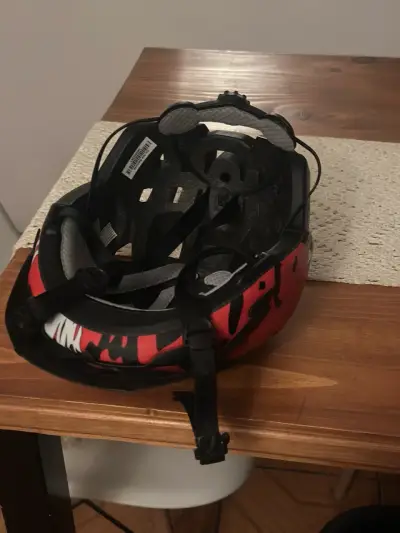 Casco de bicicleta Bollé rojo y negro - miniatura 3