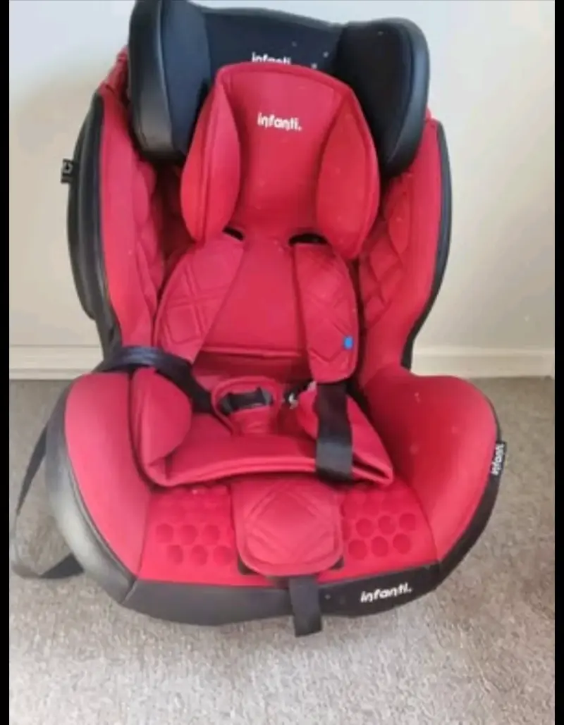 Silla de auto Infanti roja con sistema SPS - 1