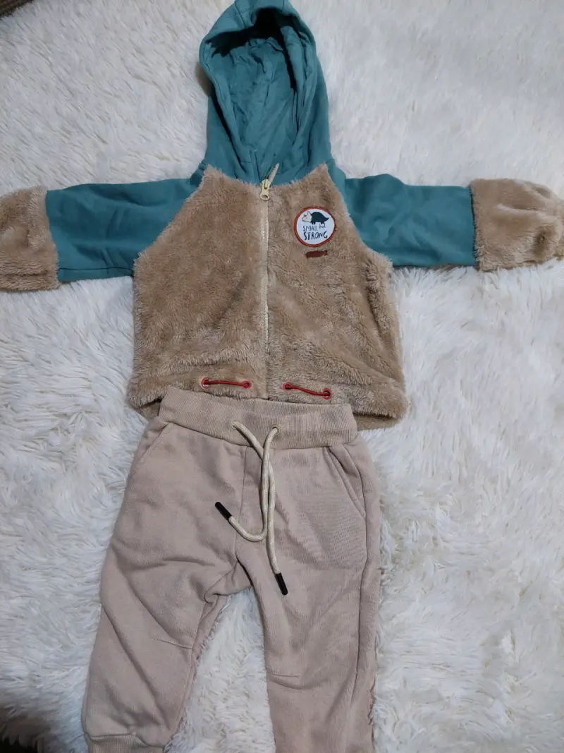 Conjunto buzo de bebé