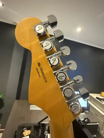 Guitarra eléctrica Fender Stratocaster HSS roja - miniatura 4
