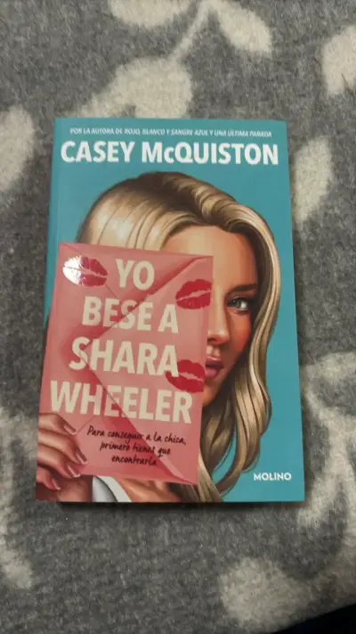 Libro 'Yo Besé a Shara Wheeler' - miniatura 1