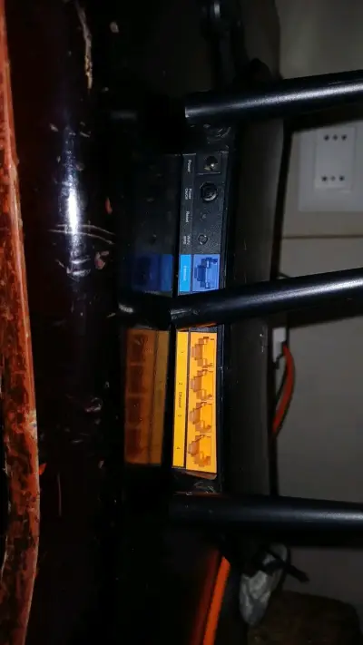 Router inalámbrico TP-Link con antenas - miniatura 2
