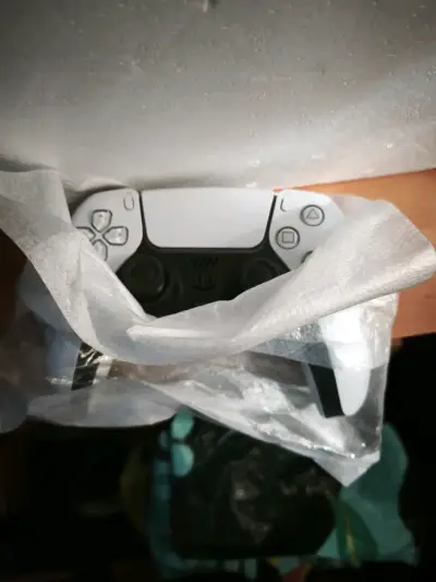 Consola PlayStation 5 con 825 GB de almacenamiento - miniatura 4