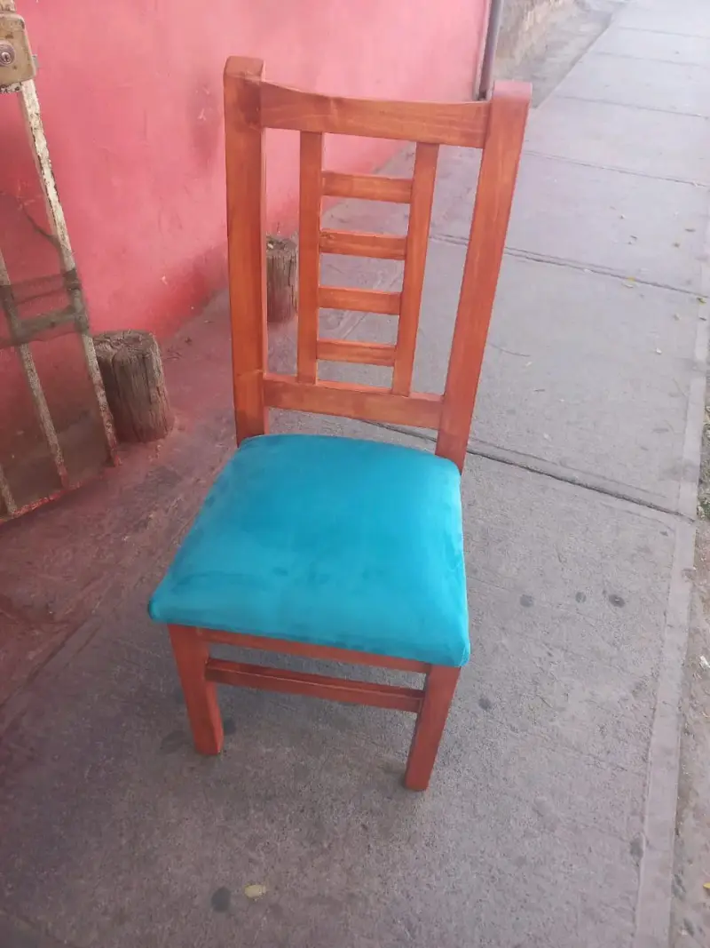 Silla de madera con asiento acolchado - 3