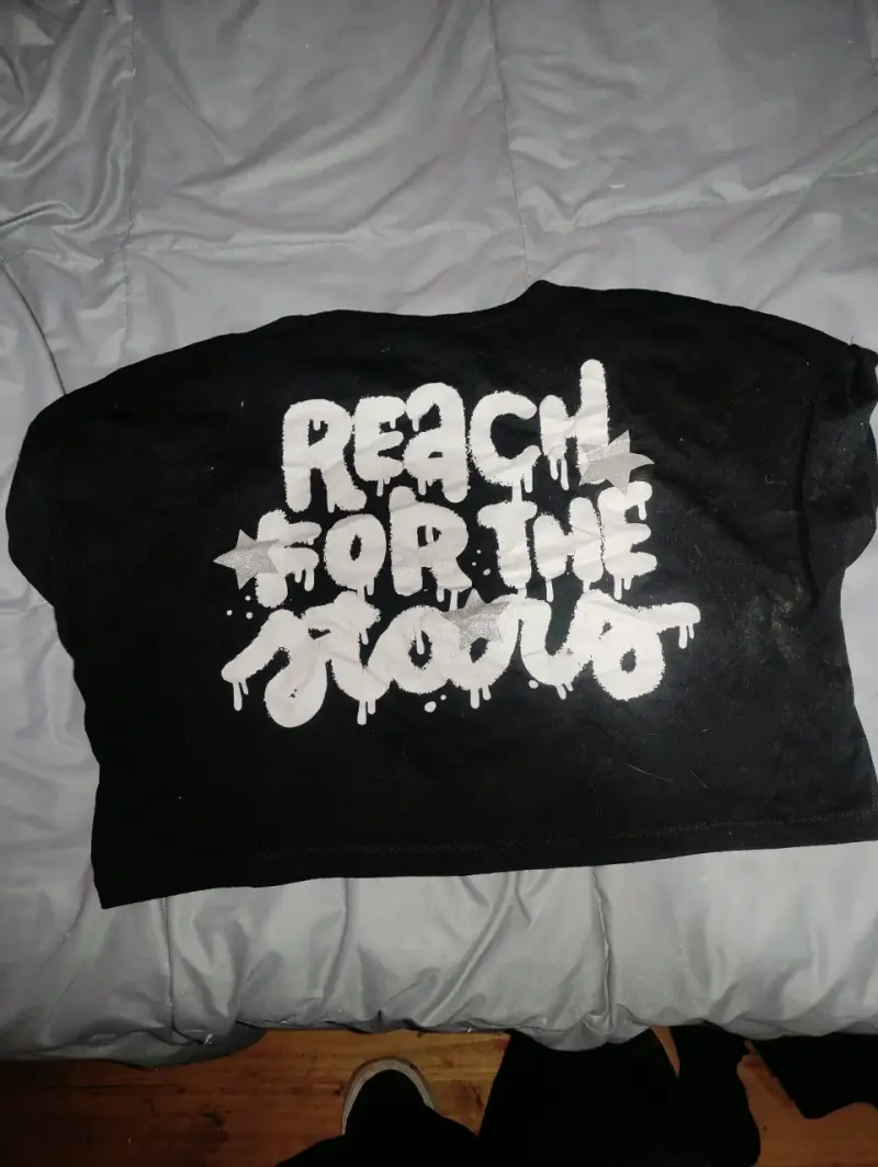 Polera negra con estrella talla 14 corta - 2