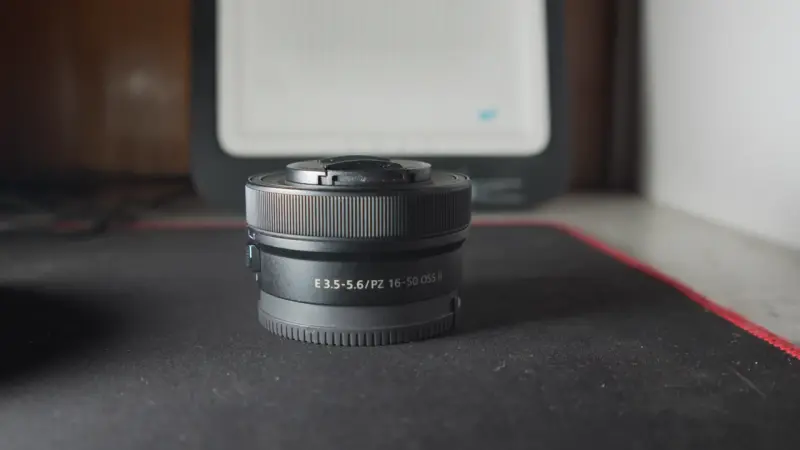 Lente Sony E 16-50mm OSS II para cámaras - 2