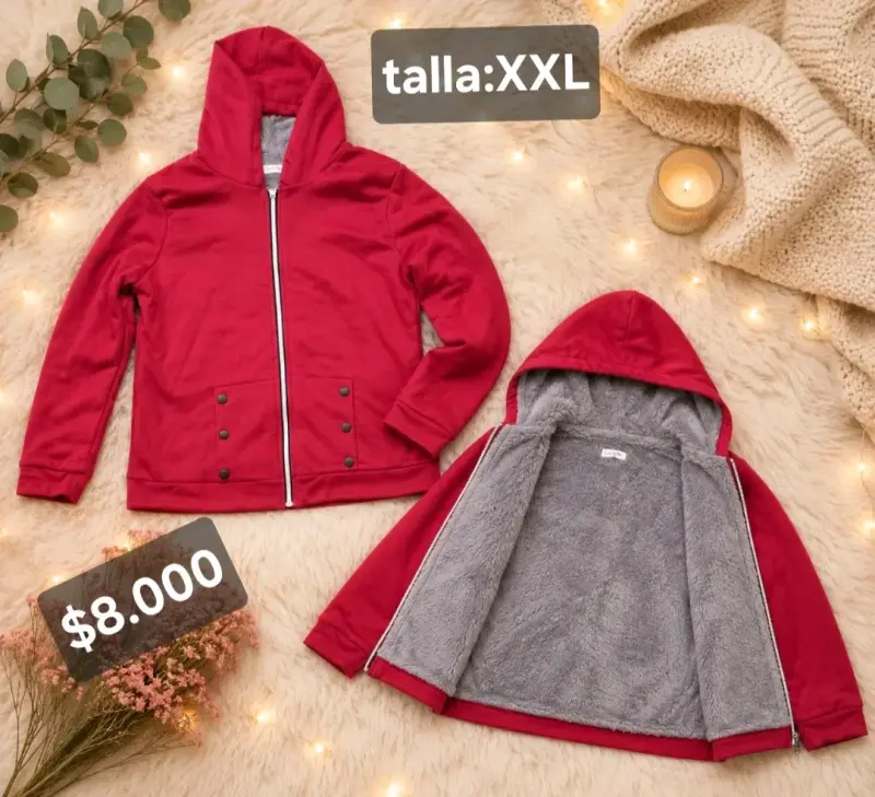 Chaqueta con capucha roja forrada para invierno