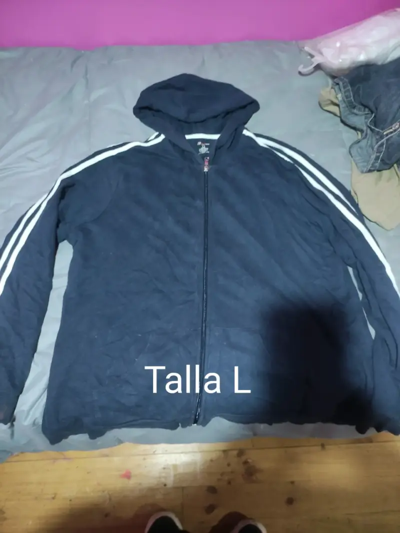 Polerón con capucha azul marino talla L