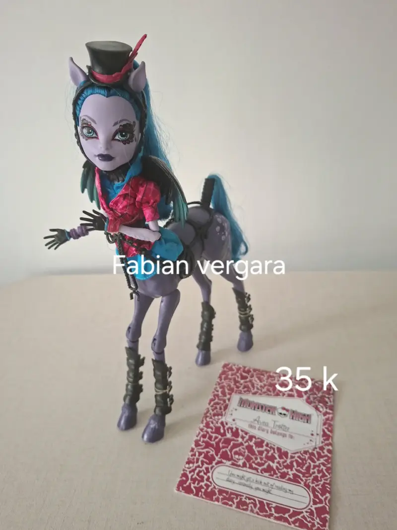 Muñeca Monster High con accesorios - 2