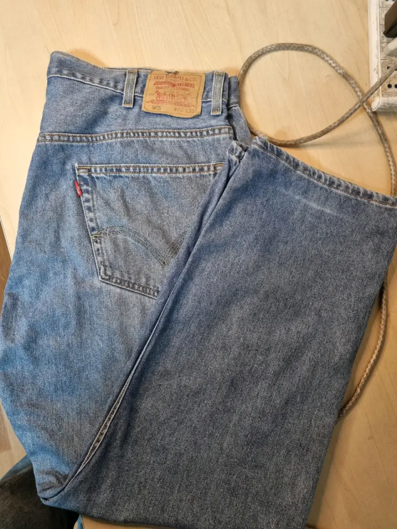 Jeans Levis Clasicos w42 L30 505 - 2