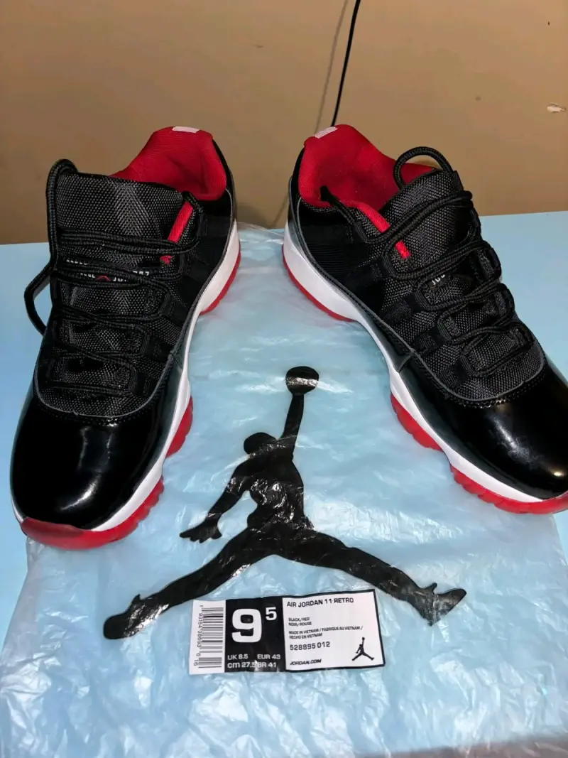Zapatillas Air Jordan 11 Retro Negro Rojo - 1