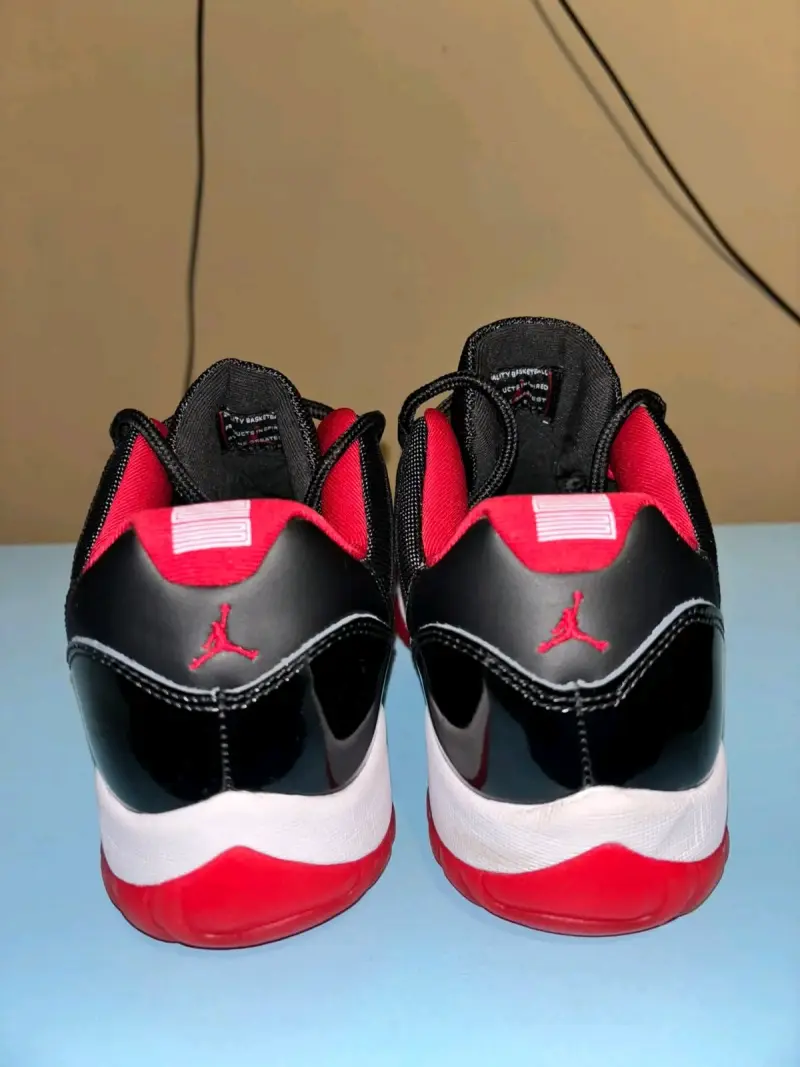 Zapatillas Air Jordan 11 Retro Negro Rojo - 5