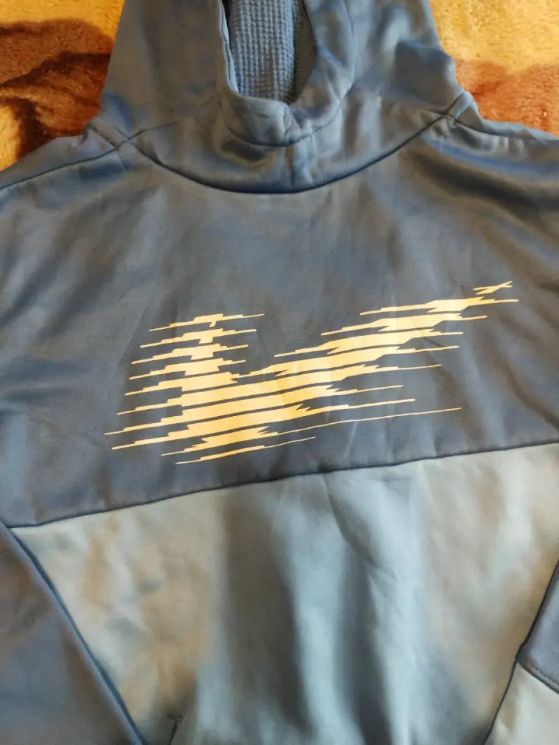 Polerón deportivo celeste con capucha para niño - 3